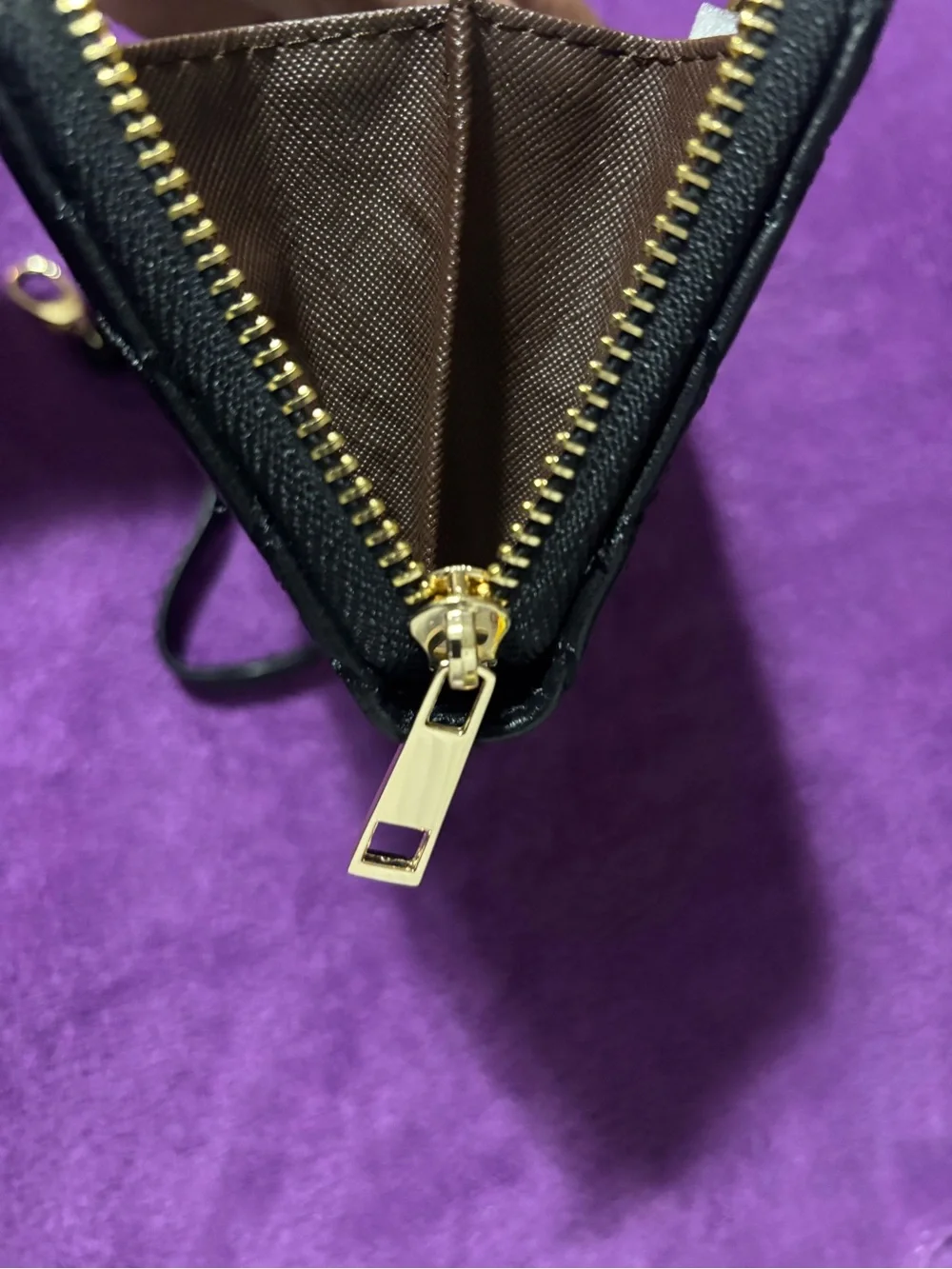 Source Unknown Black Quilted Phone Wallet with Wrist Strap and Gold Zipper